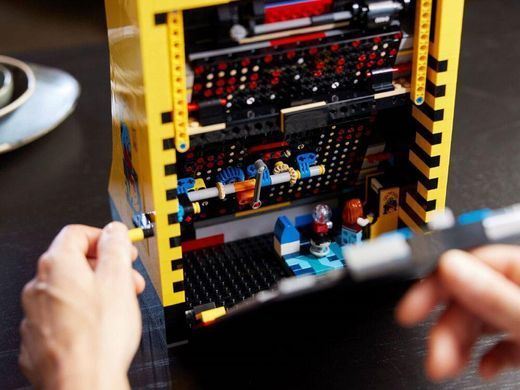 LEGO Icons PAC-MAN Arcade 10323