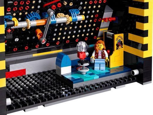 LEGO Icons PAC-MAN Arcade 10323