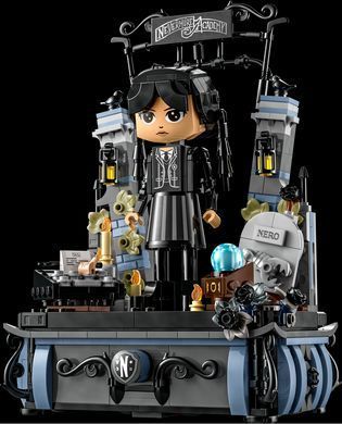 LEGO&reg; Wednesday: Фигурка Венздей Аддамс. Подарочная фигурка 76780