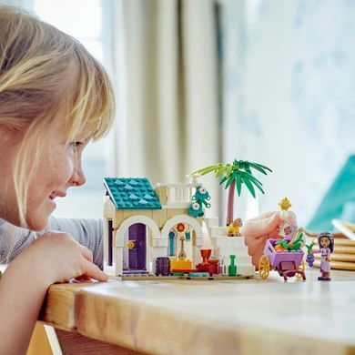 Конструктор LEGO Disney Аша в місті Розас 43223