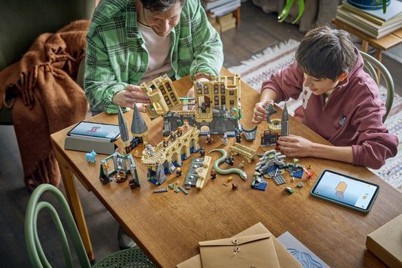 LEGO&reg; Harry Potter&trade; Замок Гоґвортс: Східне крило Набір 76473