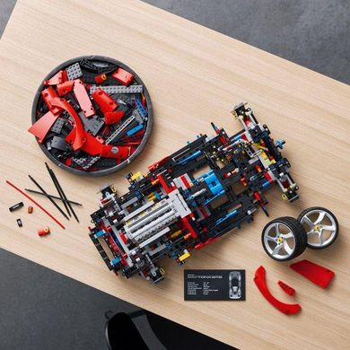 Конструктор LEGO Technic Ferrari Daytona SP3 3778 деталей 42143