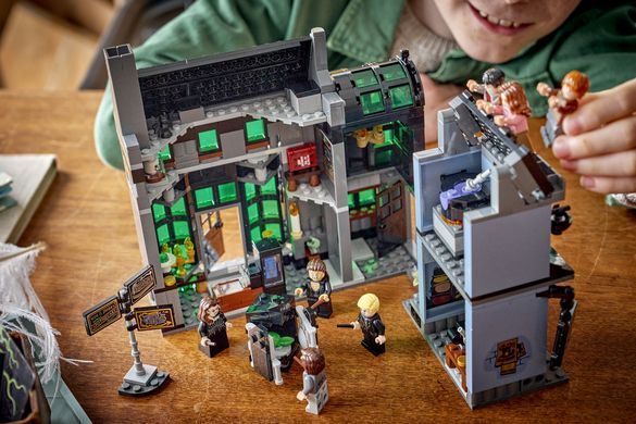 LEGO&reg; Harry Potter&trade; Магазини для чарівників на Алеї Ноктерн 76471