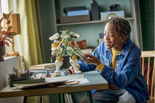 LEGO&reg; NINJAGO&reg; Робот-титан Ллойда к 15-летию (71860)