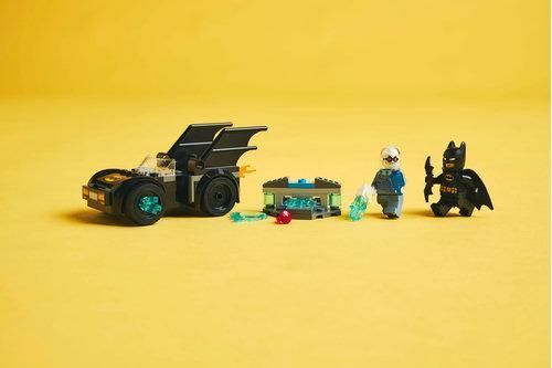 Конструктор LEGO Super Heroes Бэтмен и Бэтмобиль против мистера Фриза 76301