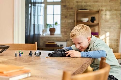 Конструктор LEGO Super Heroes Бэтмен Тумблер против Двуликого и Джокера 76303