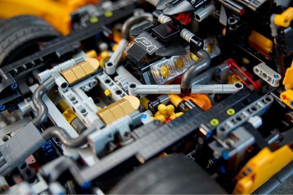 LEGO&reg; Technic&trade; McLaren P1&trade; Набір гіперкару для дорослих 42172