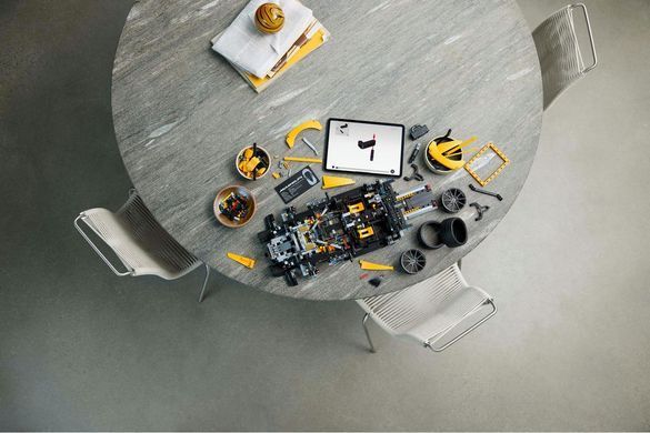 LEGO&reg; Technic&trade; McLaren P1&trade; Набір гіперкару для дорослих 42172