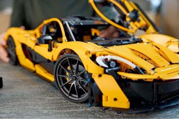 LEGO&reg; Technic&trade; McLaren P1&trade; Набір гіперкару для дорослих 42172