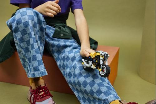 LEGO&reg; Technic Желтый мотоцикл Набор для конструирования 42225
