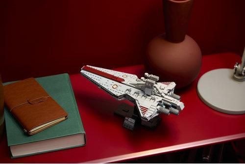 LEGO Star Wars Зоряний крейсер класу &laquo;Венатор&raquo; 75441