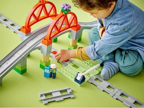 Конструктор LEGO DUPLO Додатковий набір. Залізничний міст і колії 10426