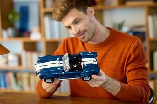 LEGO&reg; Icons Shelby Cobra 427 S/C Набор для взрослых с коллекционной моделью автомобиля 10357