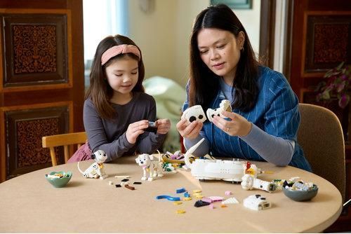LEGO&reg; ǀ Disney Лакі та Пенні. 101 далматинець Конструктор 43271