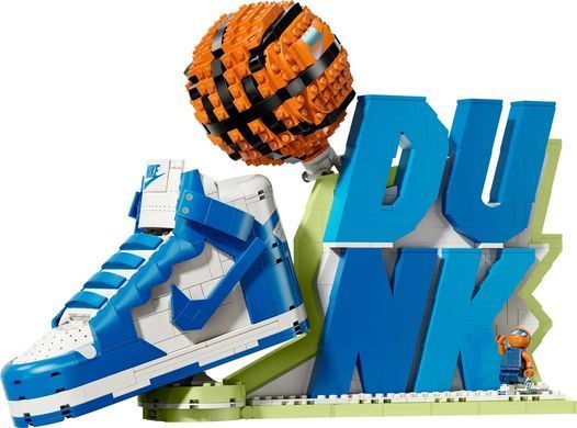 Конструктор LEGO 43008 Nike Dunk