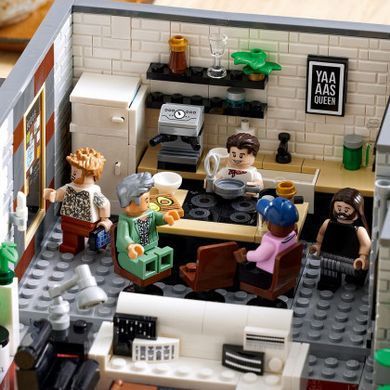 LEGO Creator Expert Шоу &laquo;Queer Eye&raquo; &ndash; квартира &laquo;Легендарної п&rsquo;ятірки&raquo; 10291