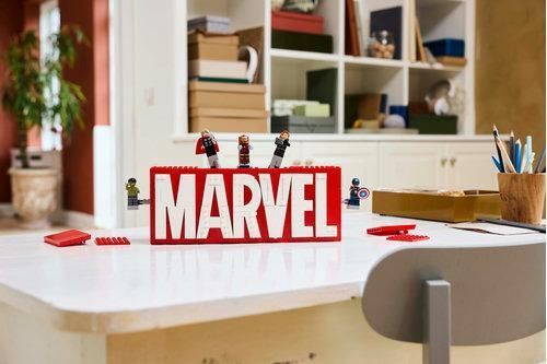 Конструктор LEGO Super Heroes Логотип і мініфігуркаа MARVEL 76313