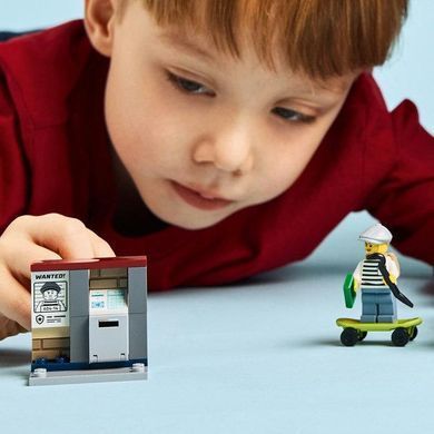LEGO&reg; City Переслідування на поліцейському мотоциклі, набір для дітей від 4 років 60455