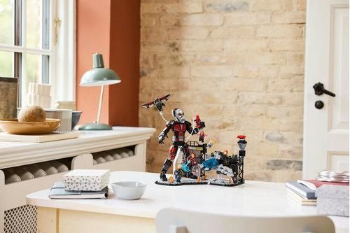 Конструктор LEGO Super Heroes Первый мститель: Противостояние&nbsp;Приключенческая битва 76314