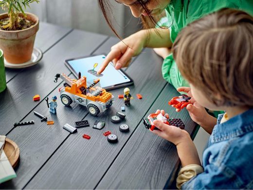 LEGO&reg; City Эвакуатор и ремонт спортивных авто 60435