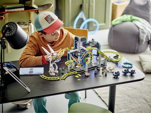 LEGO&reg; City Парк розваг &laquo;Світ роботів&raquo; 60421
