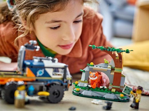 LEGO&reg; City Іграшковий позашляховик для дослідження джунглів 60426