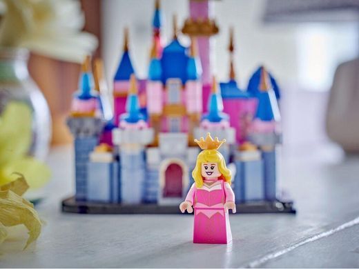 LEGO Disney Princess Діснеївський мінізамок Сплячої красуні 40720