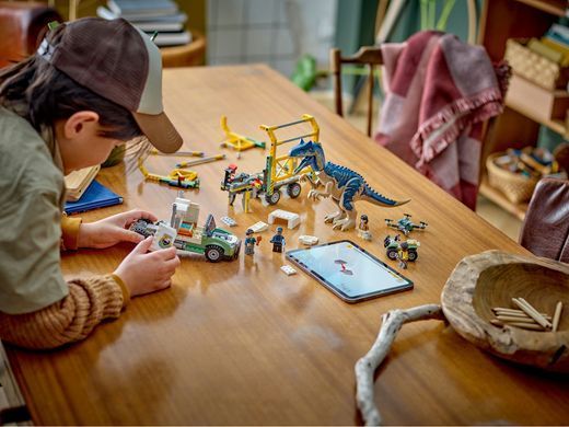 LEGO&reg; Jurassic World Місії динозаврів: Вантажівка для перевезення алозавра 76966
