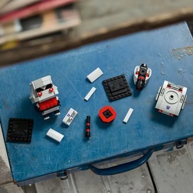 LEGO&reg; BrickHeadz&trade; &laquo;Мегатрон: робот і транспортний засіб&raquo; (40924)