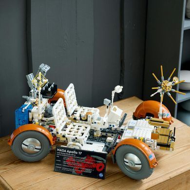 LEGO&reg; Technic Місячний автомобіль NASA Apollo 42182