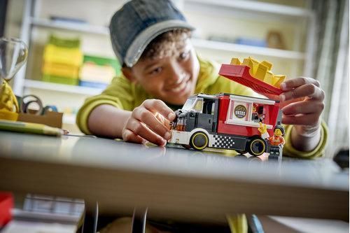 LEGO City Грузовик с картофелем фри 60488