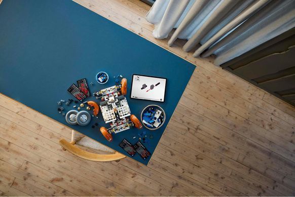 LEGO&reg; Technic Місячний автомобіль NASA Apollo 42182